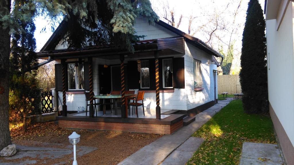 Napsugár Vendégházikó Orosháza Exterior foto